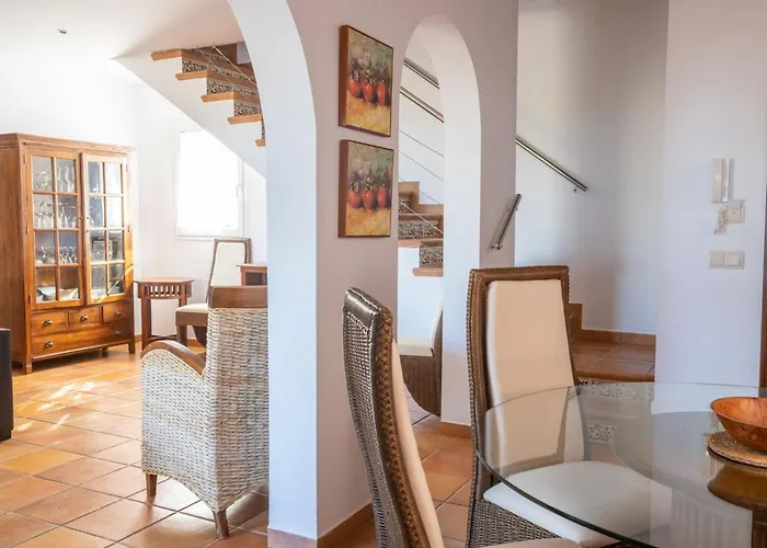 Finesse Type 2 Duplex By Interhome 别墅